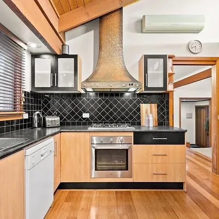 Beachside Weekender Retreat With Spa Sleeps 11-13 Ocean Grove Exterior photo