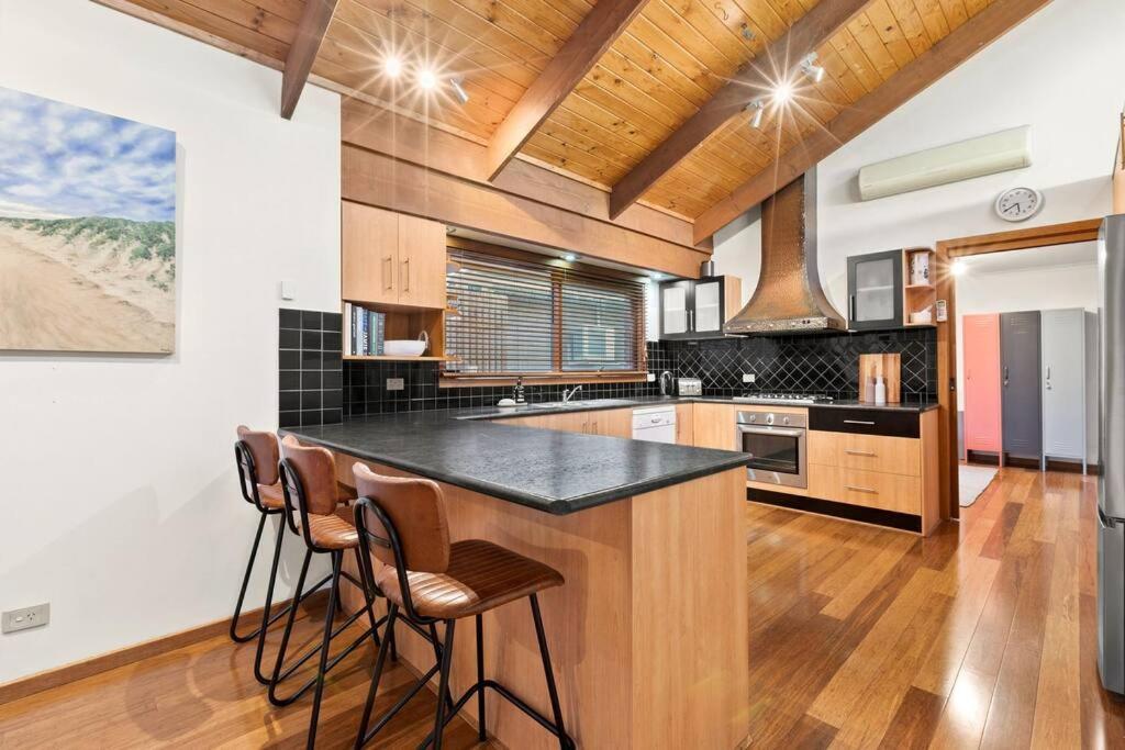Holiday home Beachside Weekender Retreat With Sleeps 11-13