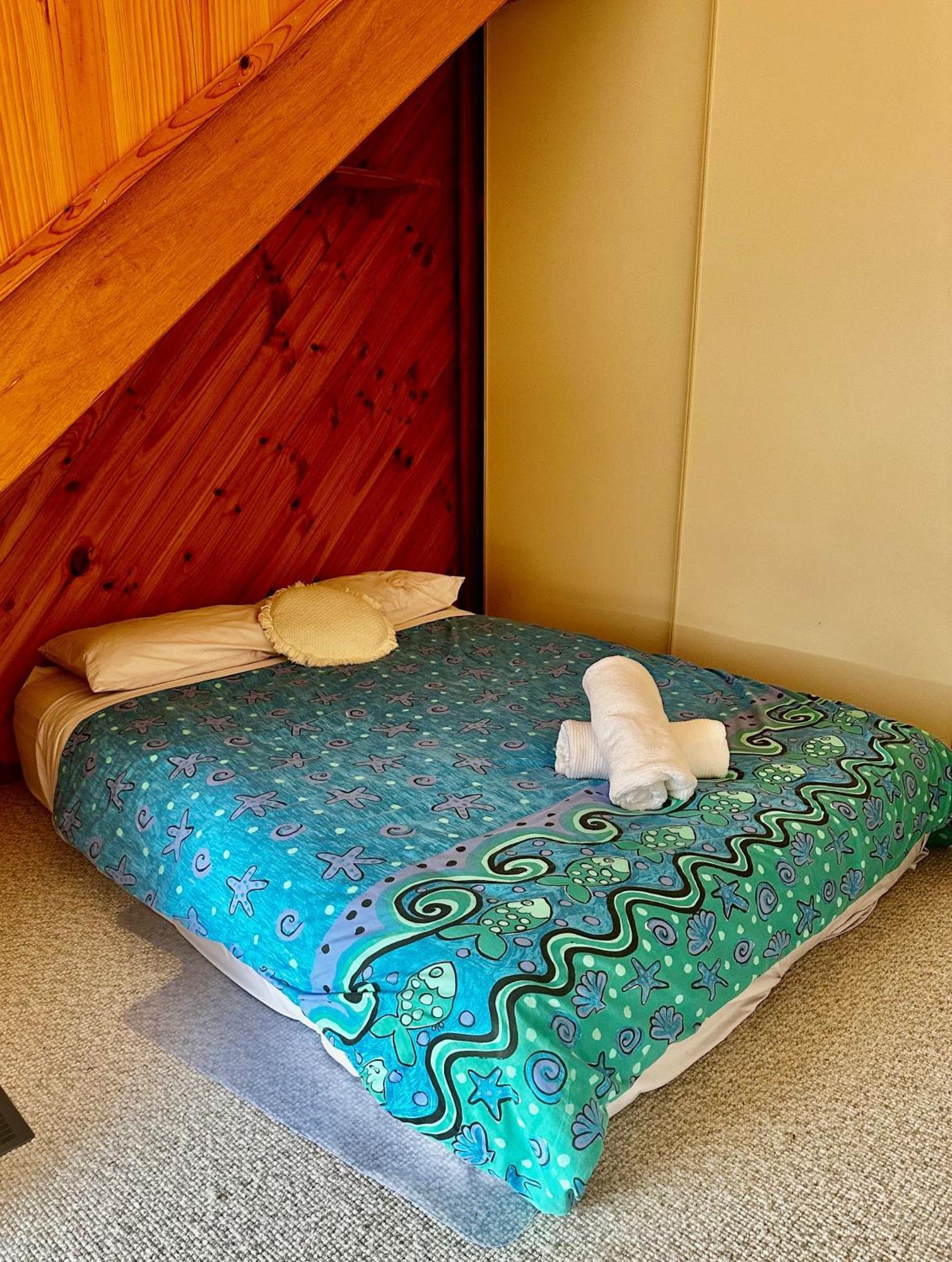 Beachside Weekender Retreat With Sleeps 11-13 Holiday home *