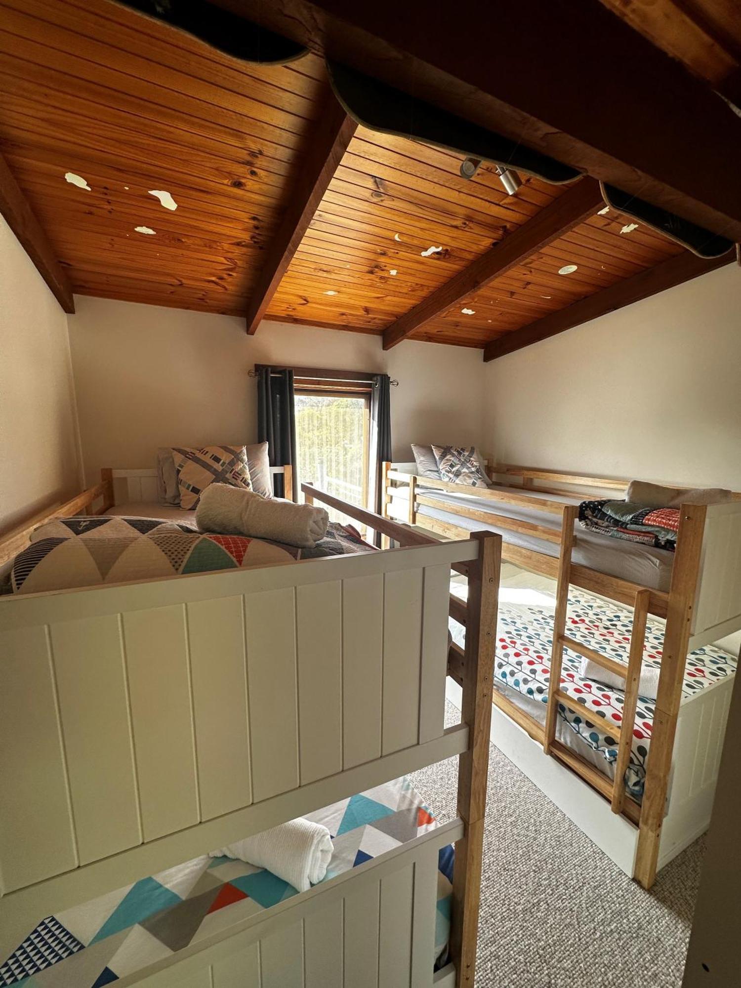 Beachside Weekender Retreat With Sleeps 11-13